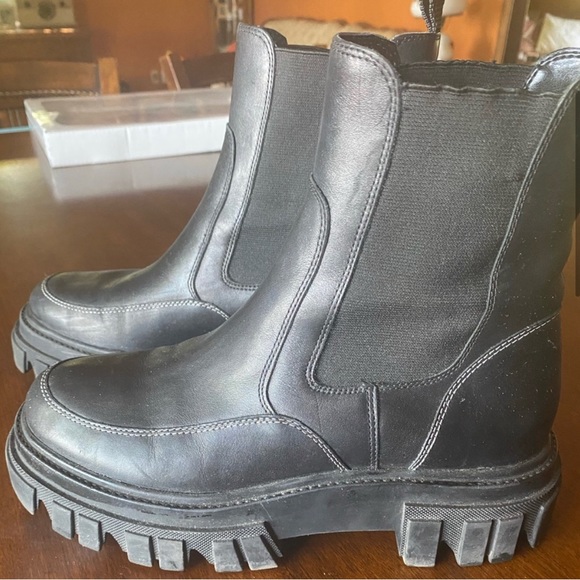 Marc Fischer Chelsea Boots - Picture 3 of 6